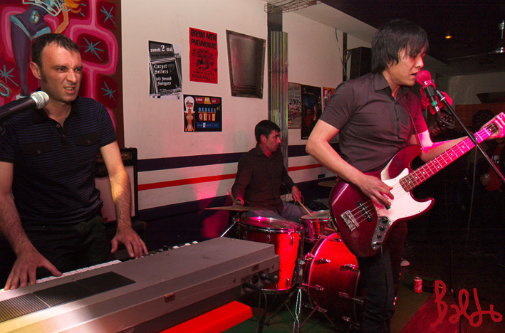 60-2-swingers-01-05-09_121