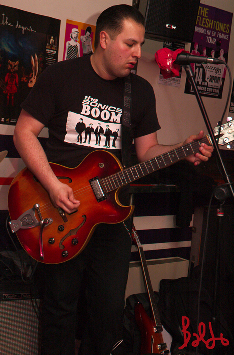 60-2-swingers-01-05-09_122