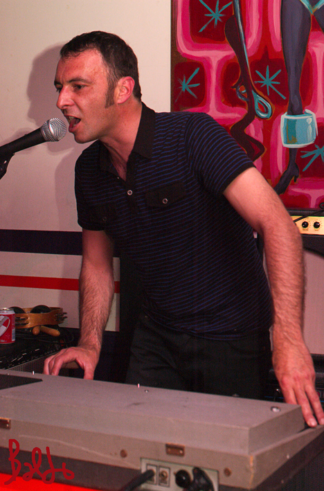 60-2-swingers-01-05-09_125