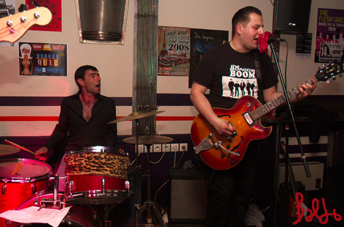 60-2-swingers-01-05-09_128