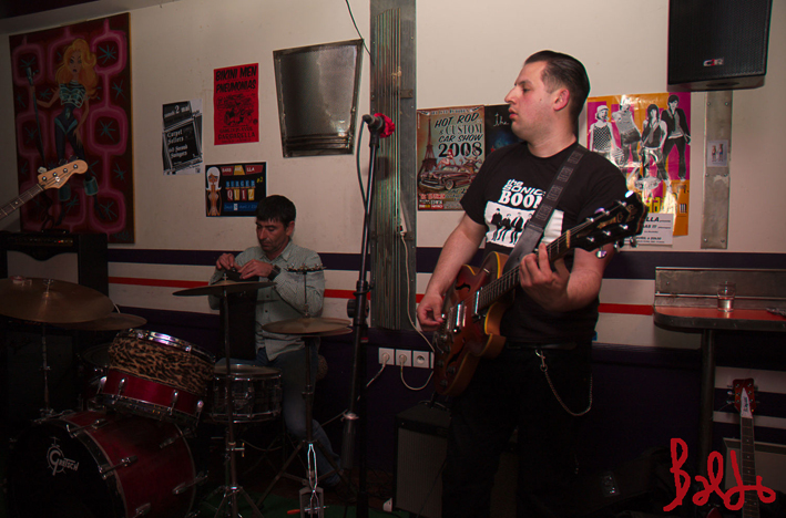 60-2-swingers-01-05-09_84