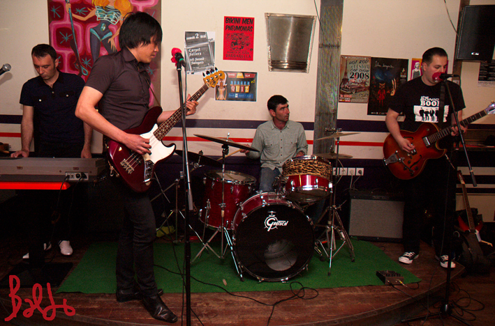 60-2-swingers-01-05-09_85
