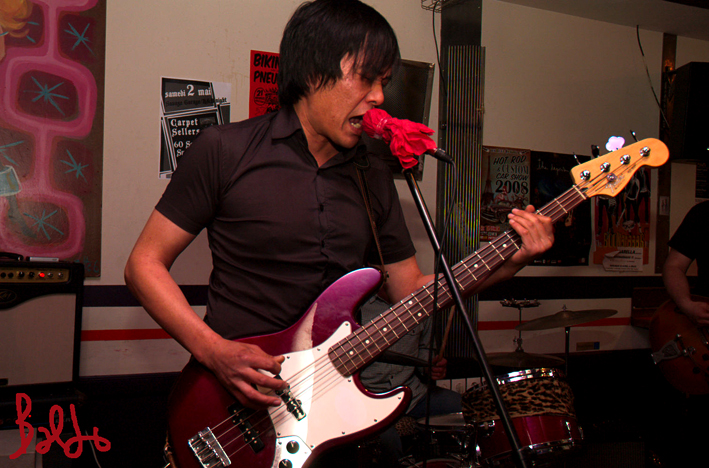 60-2-swingers-01-05-09_89