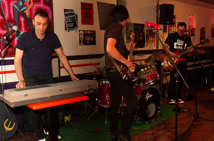 60-2-swingers-01-05-09_92